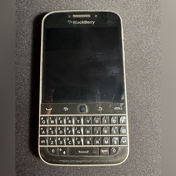 BlackBerry Classic (Rogers/Fido) - Picture 2 of 7